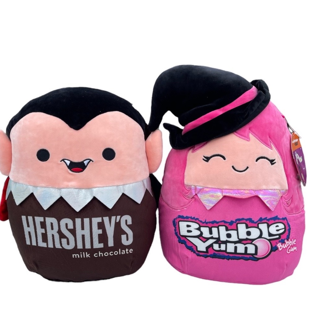 Squishmallows Halloween Wexla and Vlad Hershey Bubble Yum Set